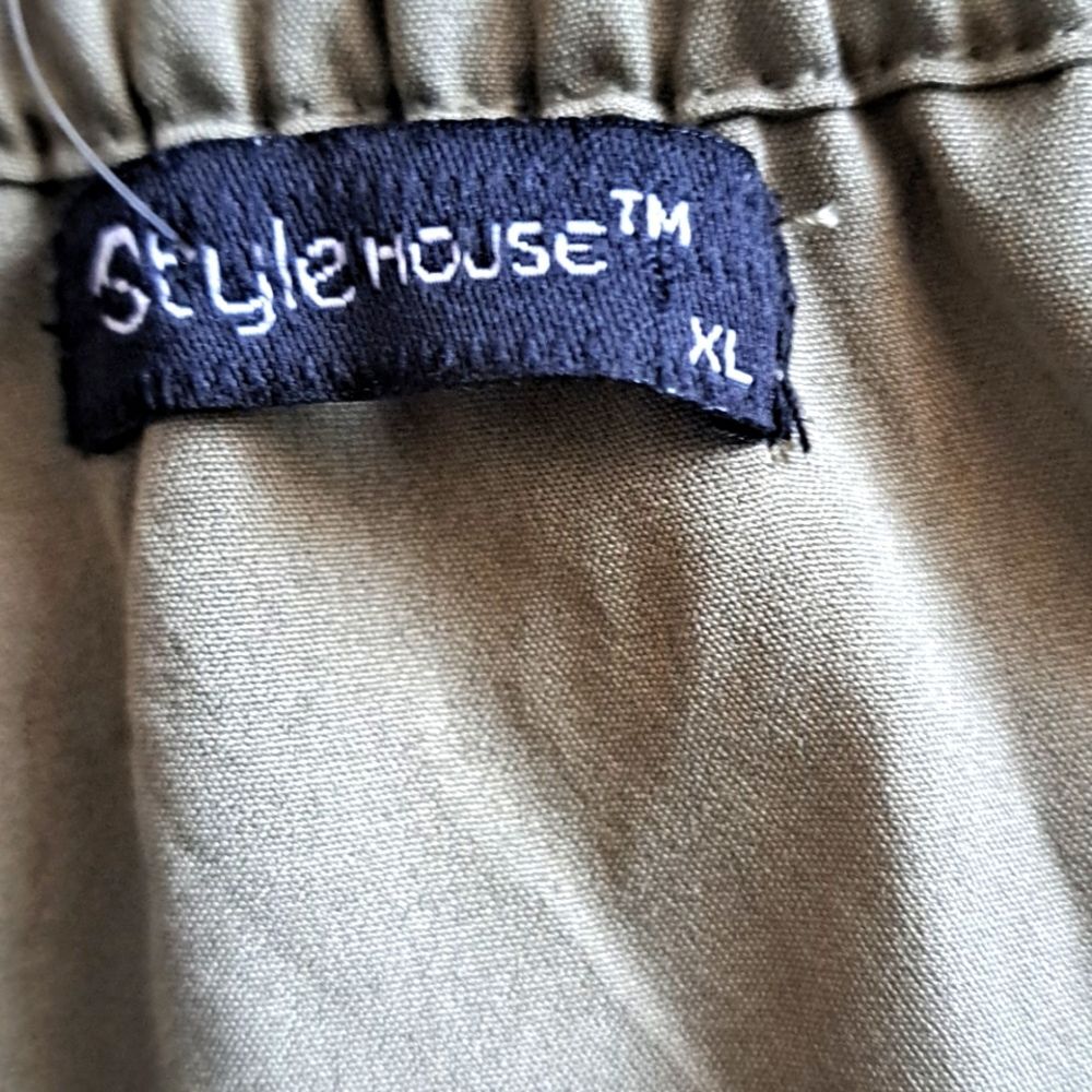 STYLE HOUSE ROMPER. XL - Picture 7 of 9